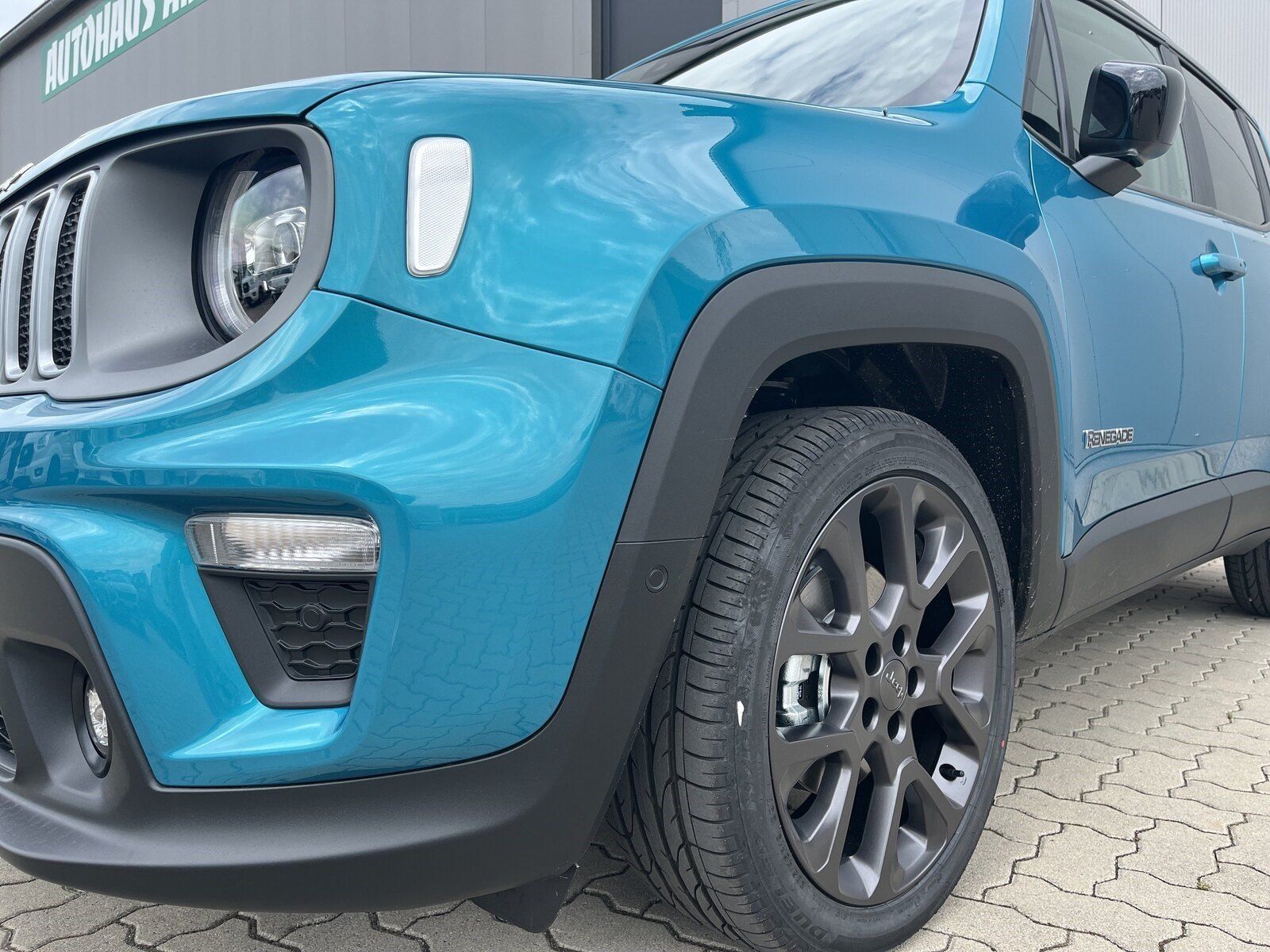 Fahrzeugabbildung Jeep Renegade Limited Mild-Hybrid FWD