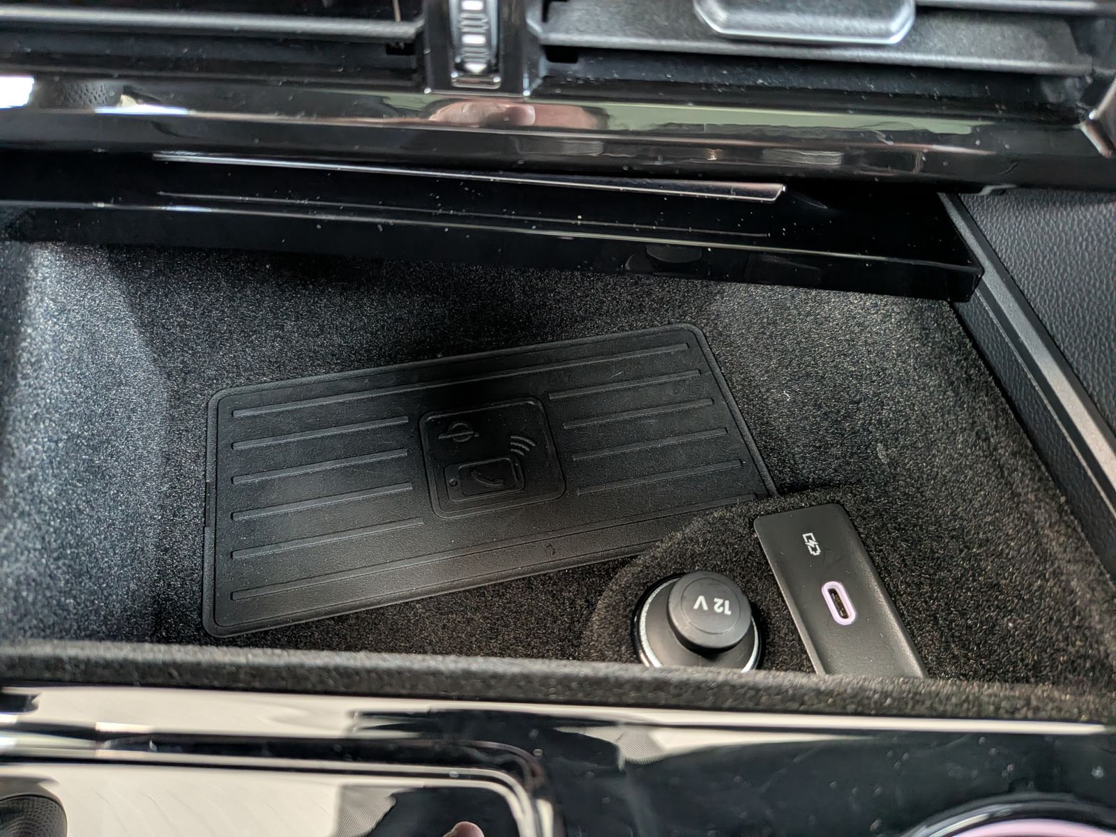 Fahrzeugabbildung Volkswagen Touareg 3.0TDI 4M R-Line VOLL Black 22" UPE 114T