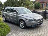 Volvo V50 2.4i Momentum Momentum - Volvo V50 in Hamburg