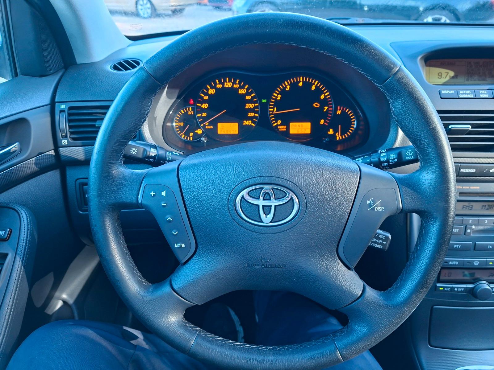 Toyota Avensis 2004 — photo 15
