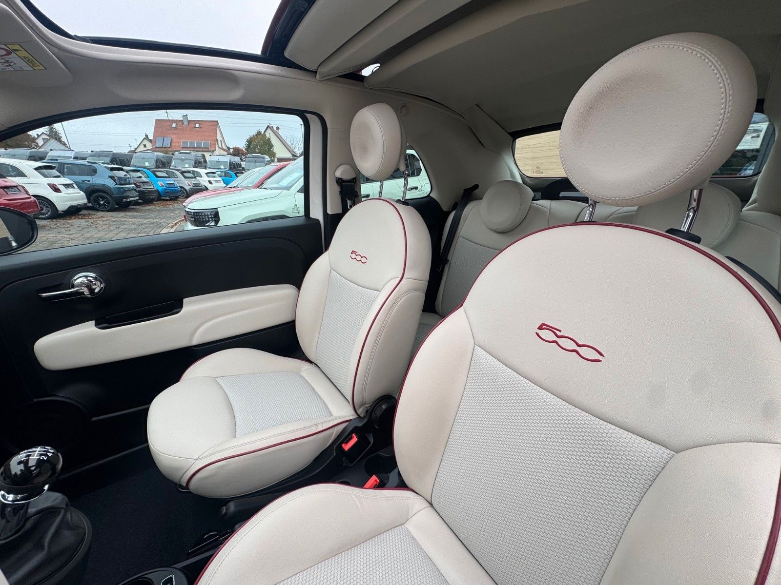 Fahrzeugabbildung Fiat 500C DOLCEVITA 51kW (70PS) KLIMAAUT. CARPLAY