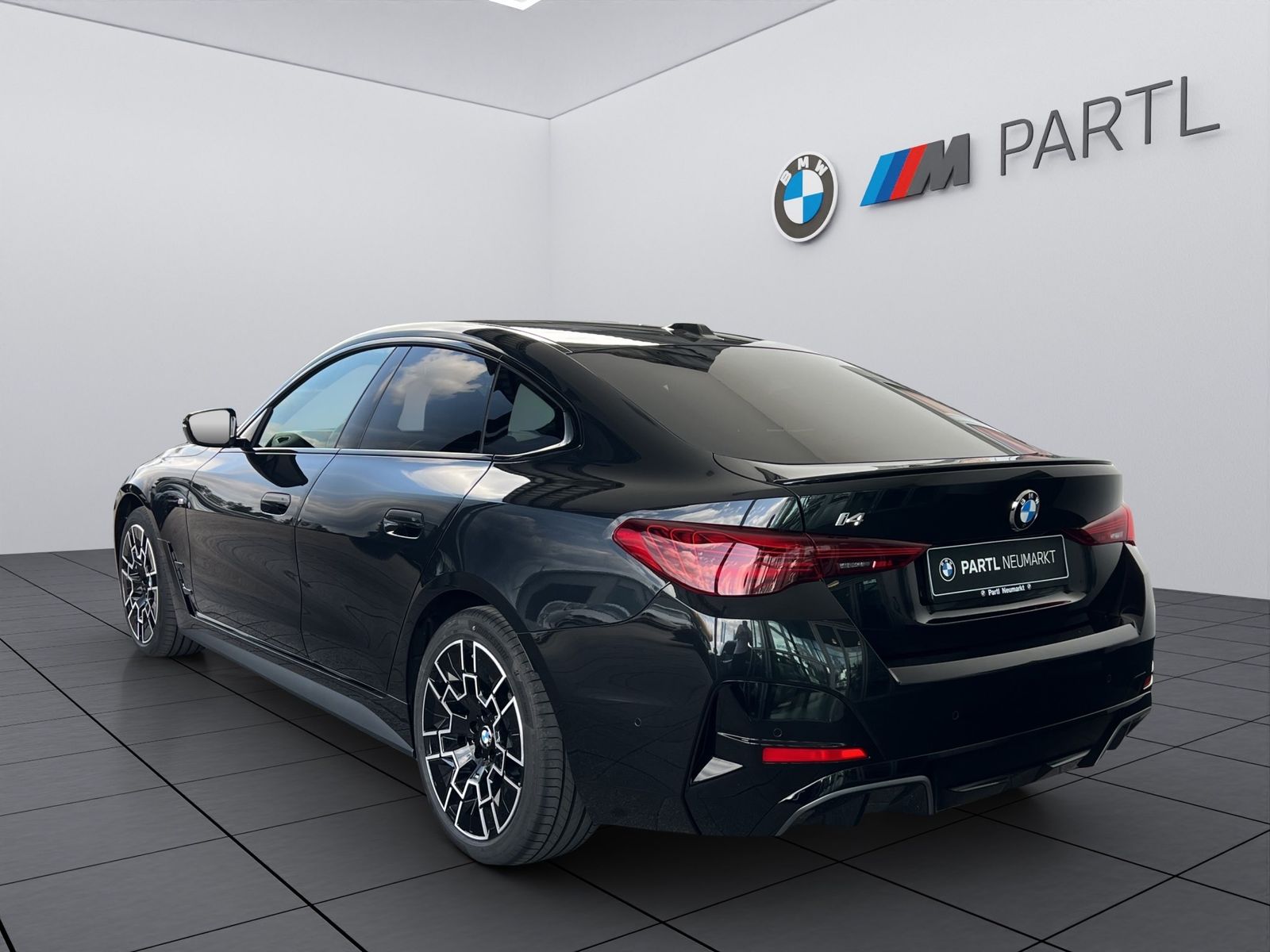 BMW i4 xDrive40 M Sportpaket Pro adapLED AHK HUD ACC imagem 3