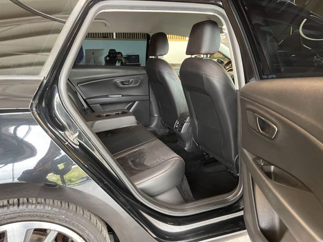Seat Leon ST FR *ALCANTARA*NAVI*PDC*SZHZ*AHK*