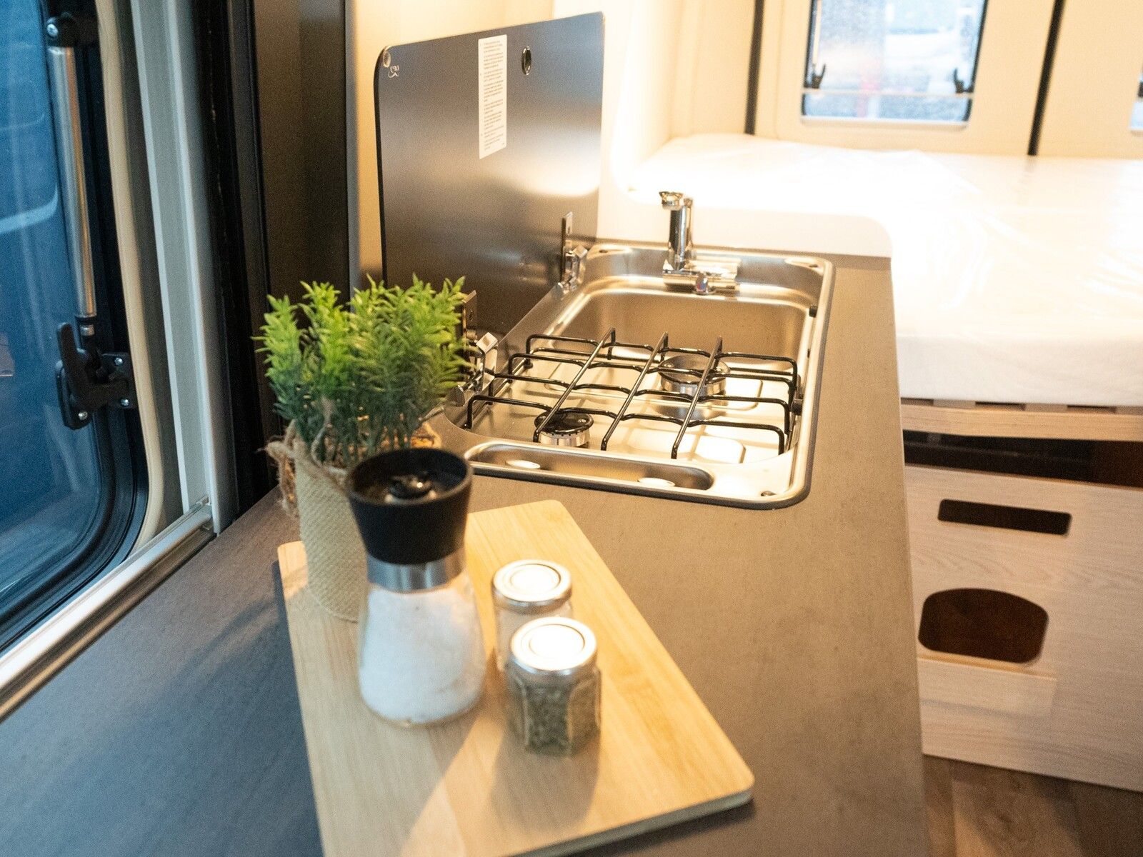 Fahrzeugabbildung Sunlight Cliff X 600 RT Schwenkbad*Dieselheizung*Faltverd