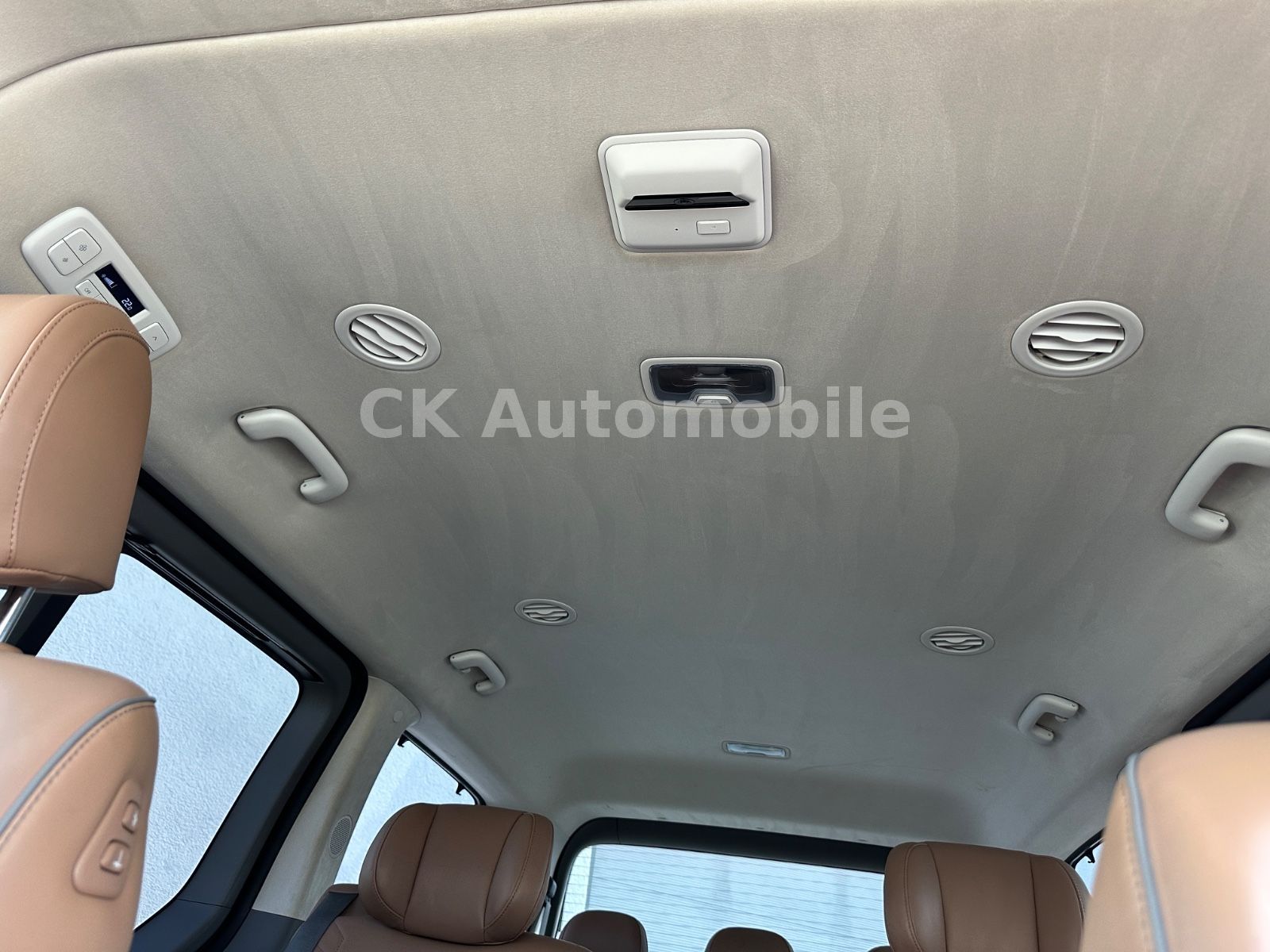 Fahrzeugabbildung Hyundai Staria Premium Signature 4WD/7Sitze/Navi/ACC/AHK