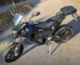 Zero FXS ZF6.5 Supermoto mit Winterreifen - ELEKTRO
