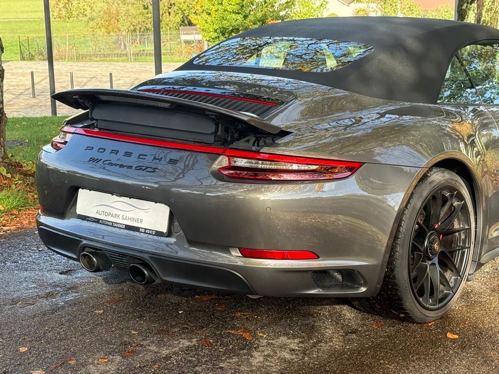 PORSCHE 911 2018