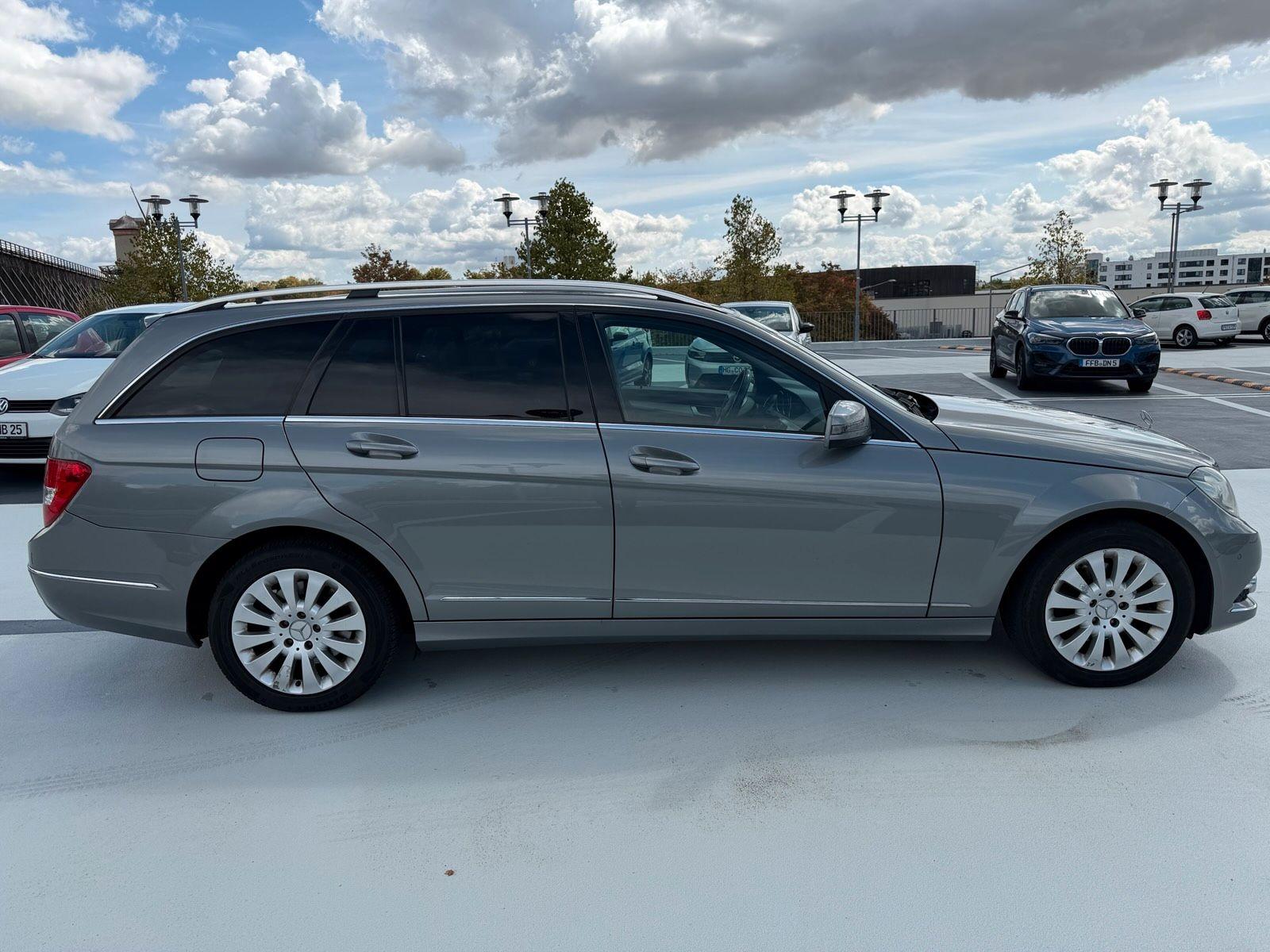 Mercedes-Benz C220 2012 — photo 9