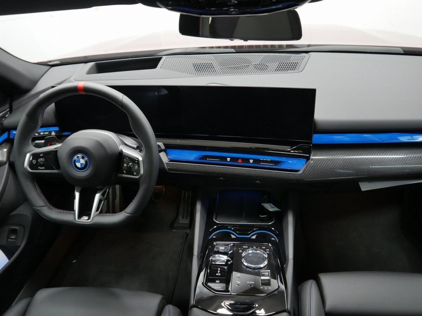 Fahrzeugabbildung BMW i5 M60 xDrive M Sportpaket pro, Sitzbelüftung vo