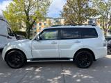 Mitsubishi Pajero 3.2 DI-D Edition 30 AUT/AHK/SD/KAM/7 Si - Mitsubishi Pajero mit Diesel-Antrieb