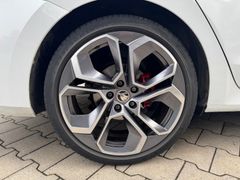 SKODA Octavia Combi RS 2.0 TDI DSG 4x4