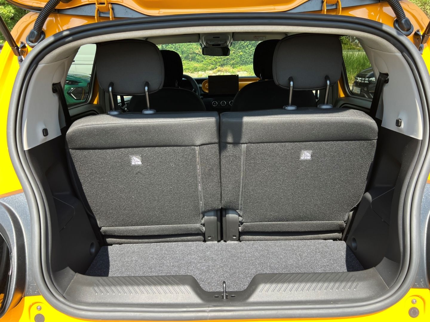 Fahrzeugabbildung Renault Twingo E-Tech 80 Urban Range Techno 60 kW Navi D