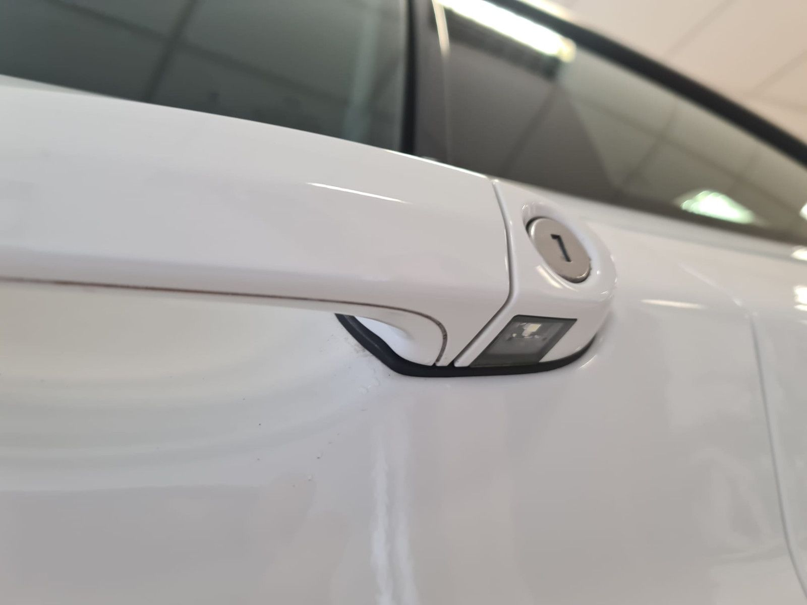 Fahrzeugabbildung BMW 220i Coupe Sport Line / NAVI / PDC / 1. Hand