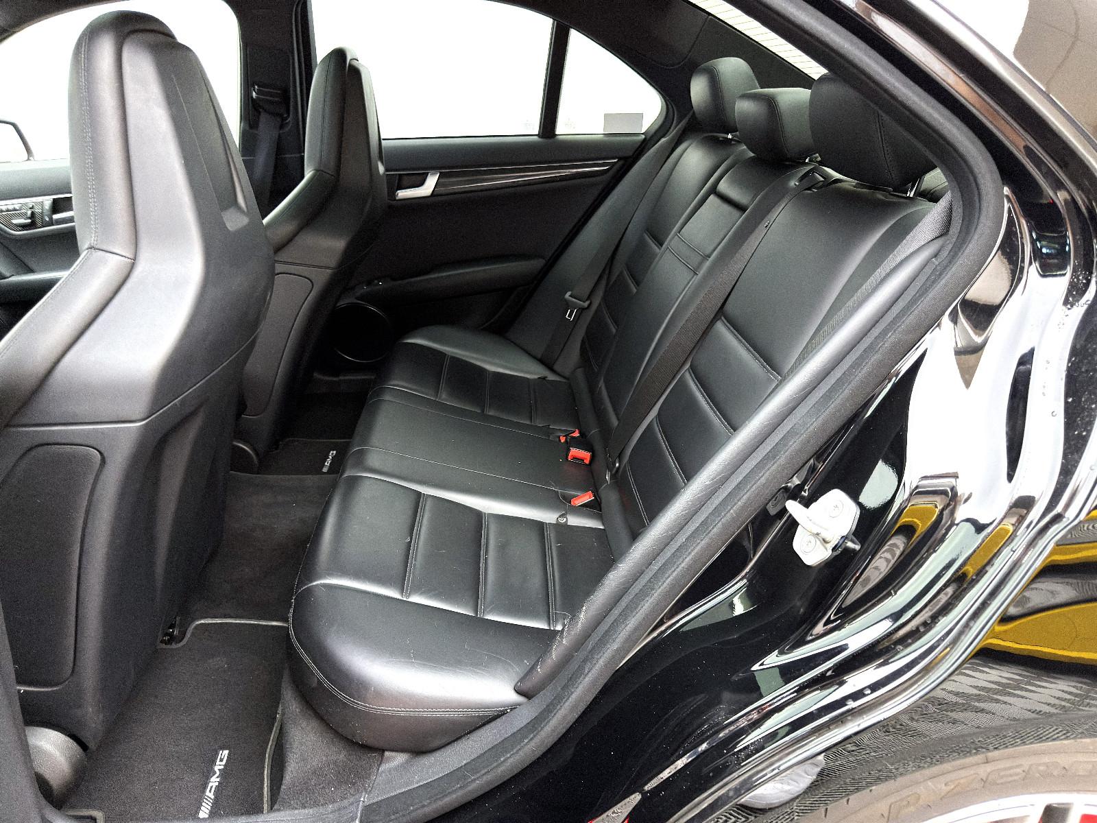 Mercedes-Benz C 63 AMG Performance restylée | 487 ch | BVA | Performance Package | Harman Kardon | Caméra | Toit ouvrant | Inserts carbone