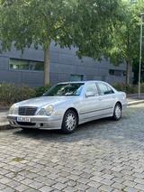 Mercedes-Benz Mercedes W210 E240 Elegance | FRISCH TÜV  - gebrauchte Mercedes-Benz E 240 aus dem Jahr 2001