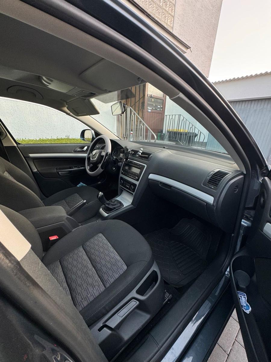Skoda Octavia 2011 — photo 8