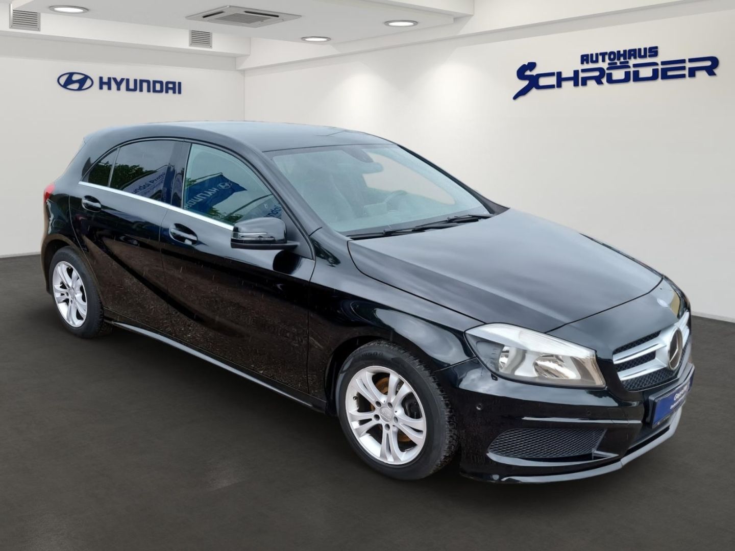 Fahrzeugabbildung Mercedes-Benz A 180 BlueEfficiency HU/AU Klima