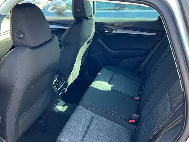 Fahrzeugabbildung SKODA Karoq Clever 1,0 TSI 81 kW