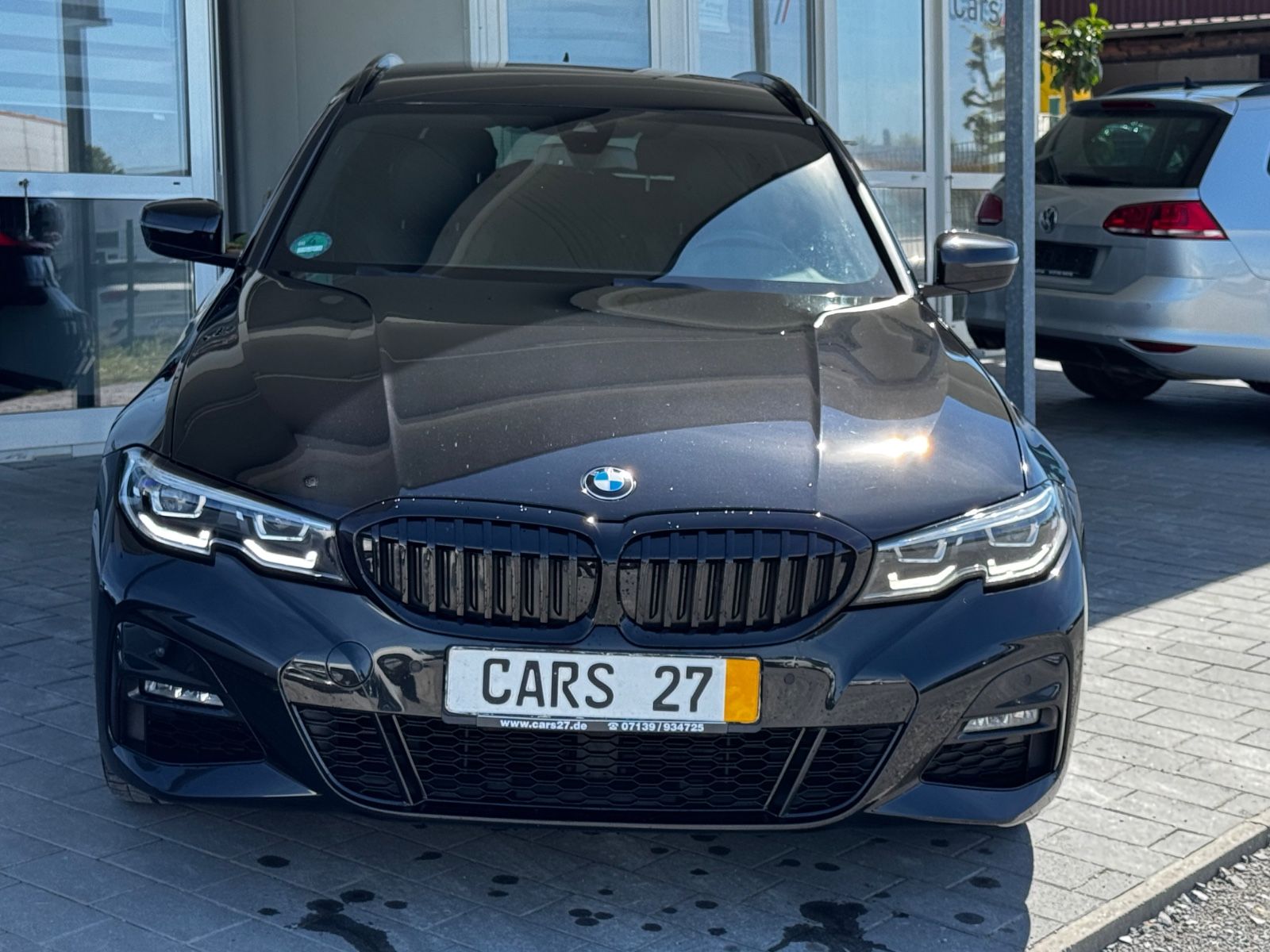 BMW 320d xDrive M-Sportpaket LED Navi Leder foto 2