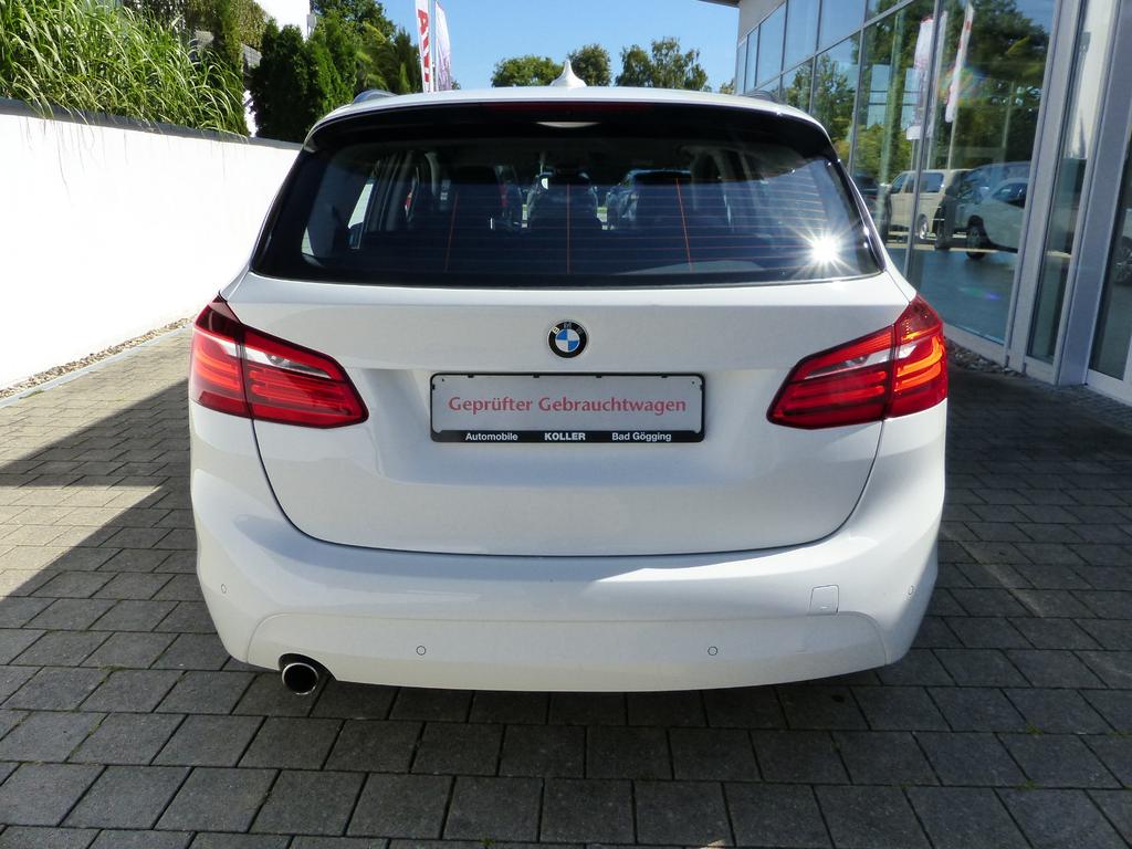 BMW 218