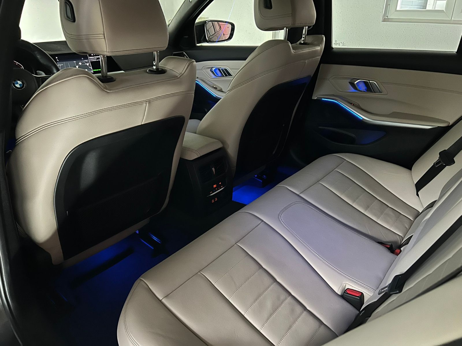 Fahrzeugabbildung BMW 330 i xDrive M SPORT/PANO/STHZ/ACC/DRAVITGRAU