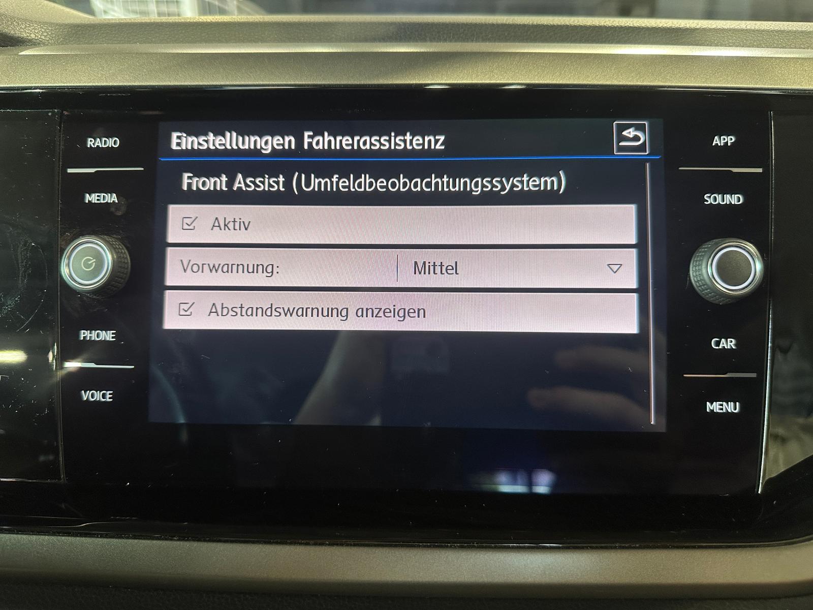 Volkswagen POLO COMFORTLINE KEYLESS TEMPOMAT PDC KAMERA NAV
