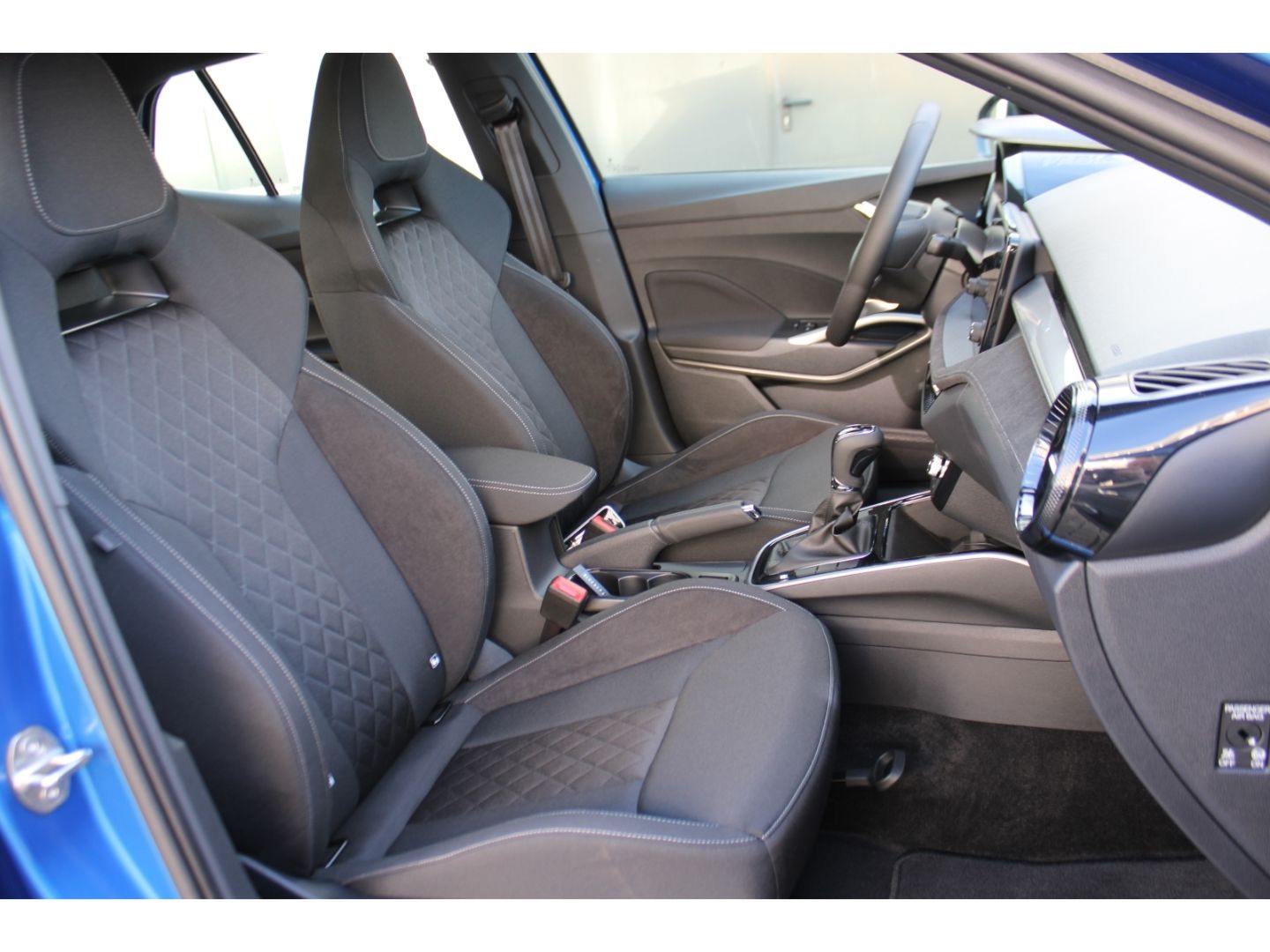 Fahrzeugabbildung SKODA Fabia Selection Drive Plus 1,0 TSI LED Full Link