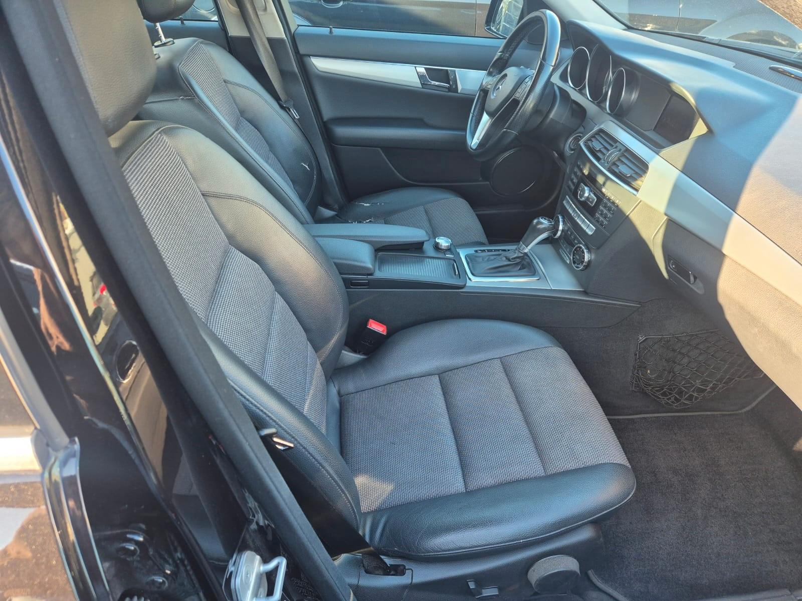 Mercedes-Benz C180 2012 — photo 10