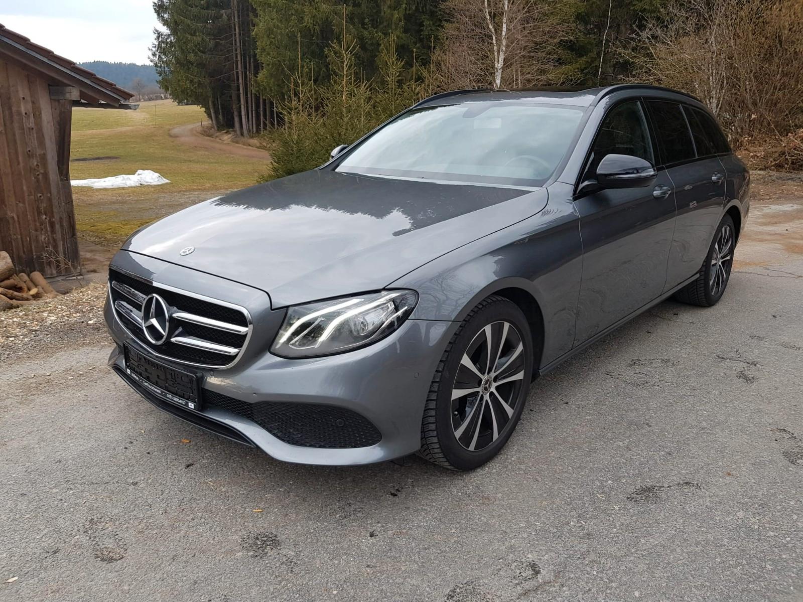 Mercedes-Benz E 220 d 4Matic AHK,Pano,Kamera,DAB,Navi