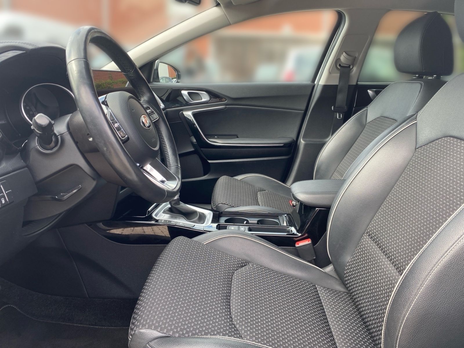 Fahrzeugabbildung Kia Xceed 1.5 T-i DCT7 Vision +AHK +WR +Standheizung