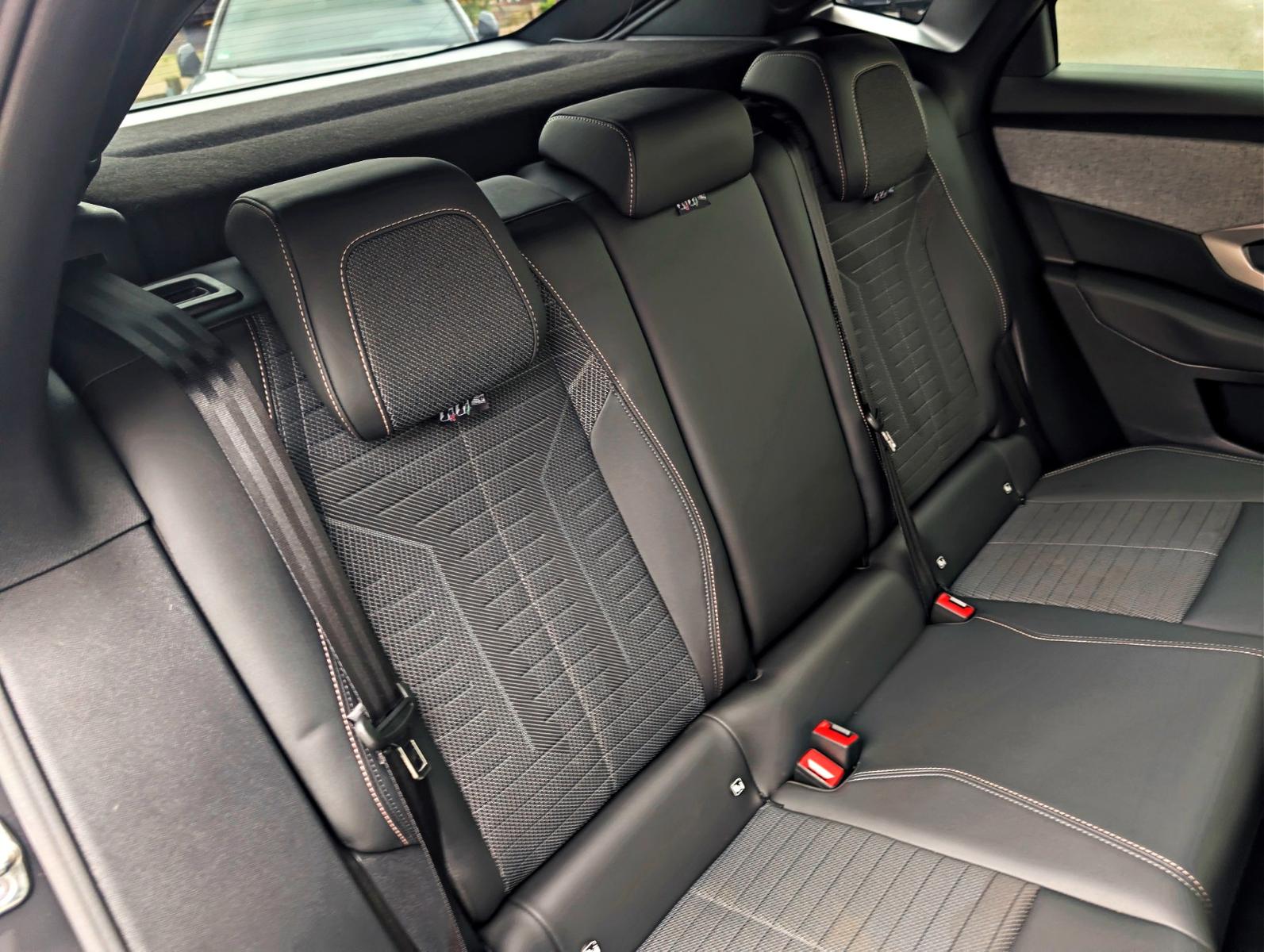 Peugeot 3008 Hybrid 136 Allure| Full LED|Induktionsladen