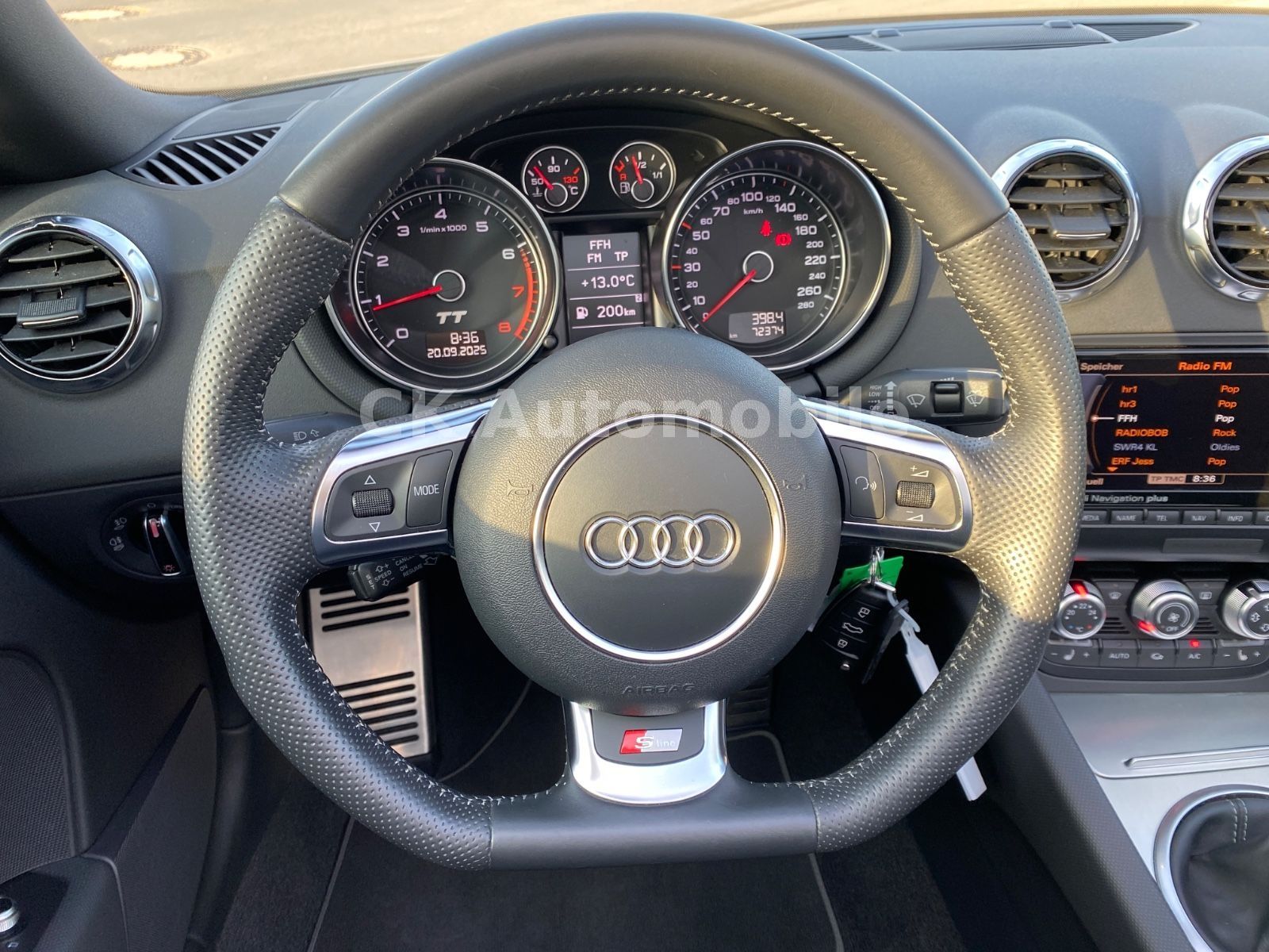 Fahrzeugabbildung Audi TT 1.8 TFSI Roadster S-Line/Navi/Bi-Xenon/PDC