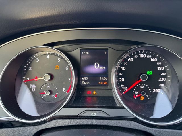 Passat Variant Business 1.5 TSI DSG LED Navi AHK