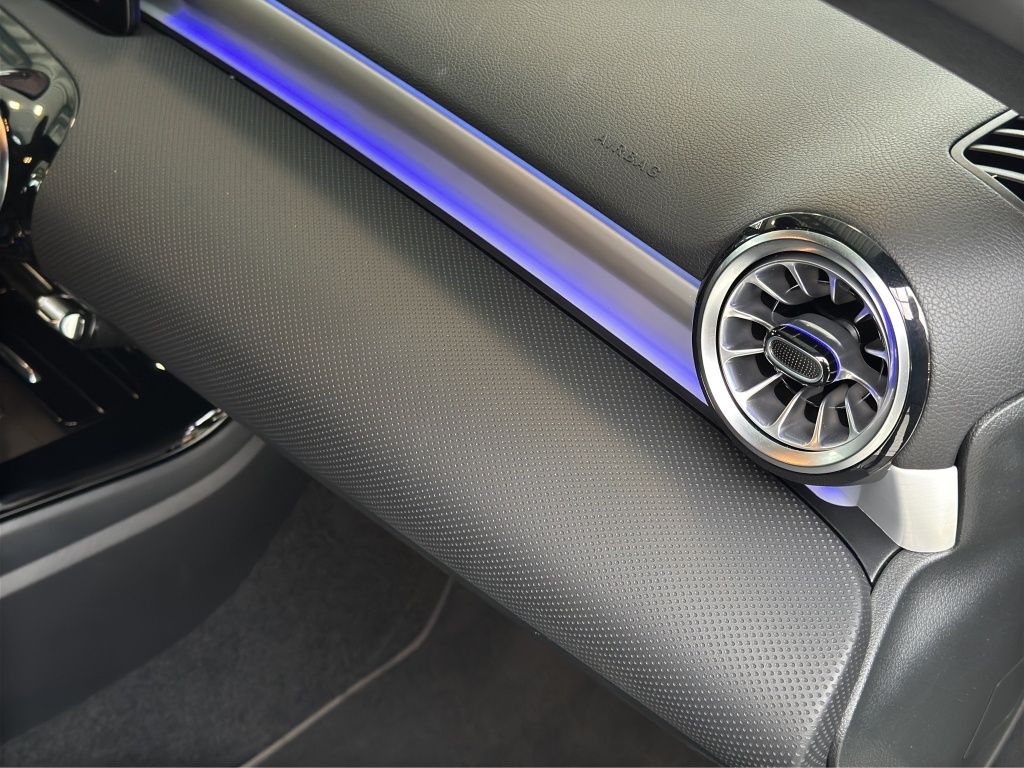 Fahrzeugabbildung Mercedes-Benz A 200 Kompaktlimousine AMG Line*Night Paket*LED