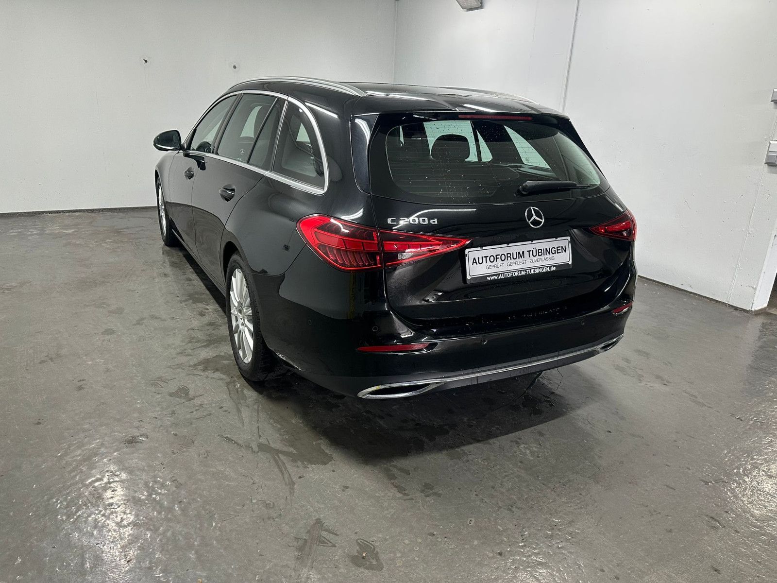 Fahrzeugabbildung Mercedes-Benz C 200 d T Autom. Avantgarde Standheizung