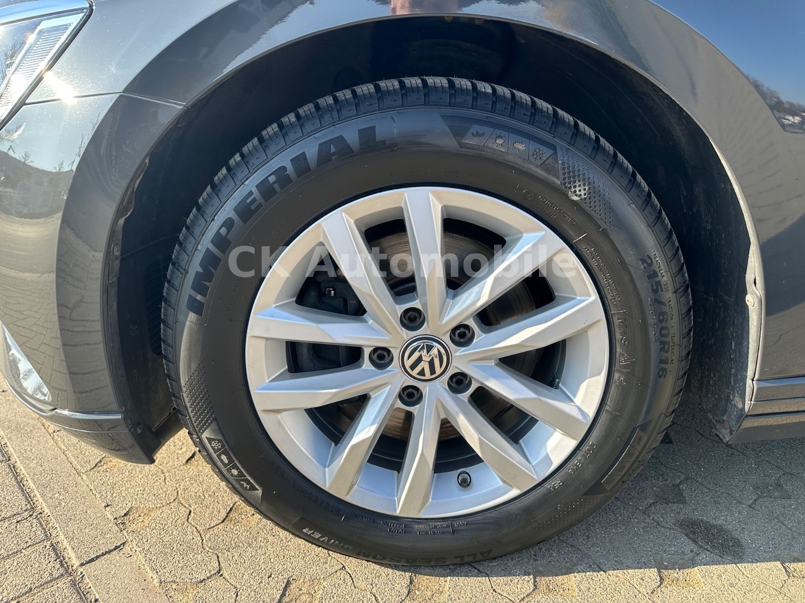 Fahrzeugabbildung Volkswagen Passat Variant Comfortline 2.0TDI/DSG/LED/AHK