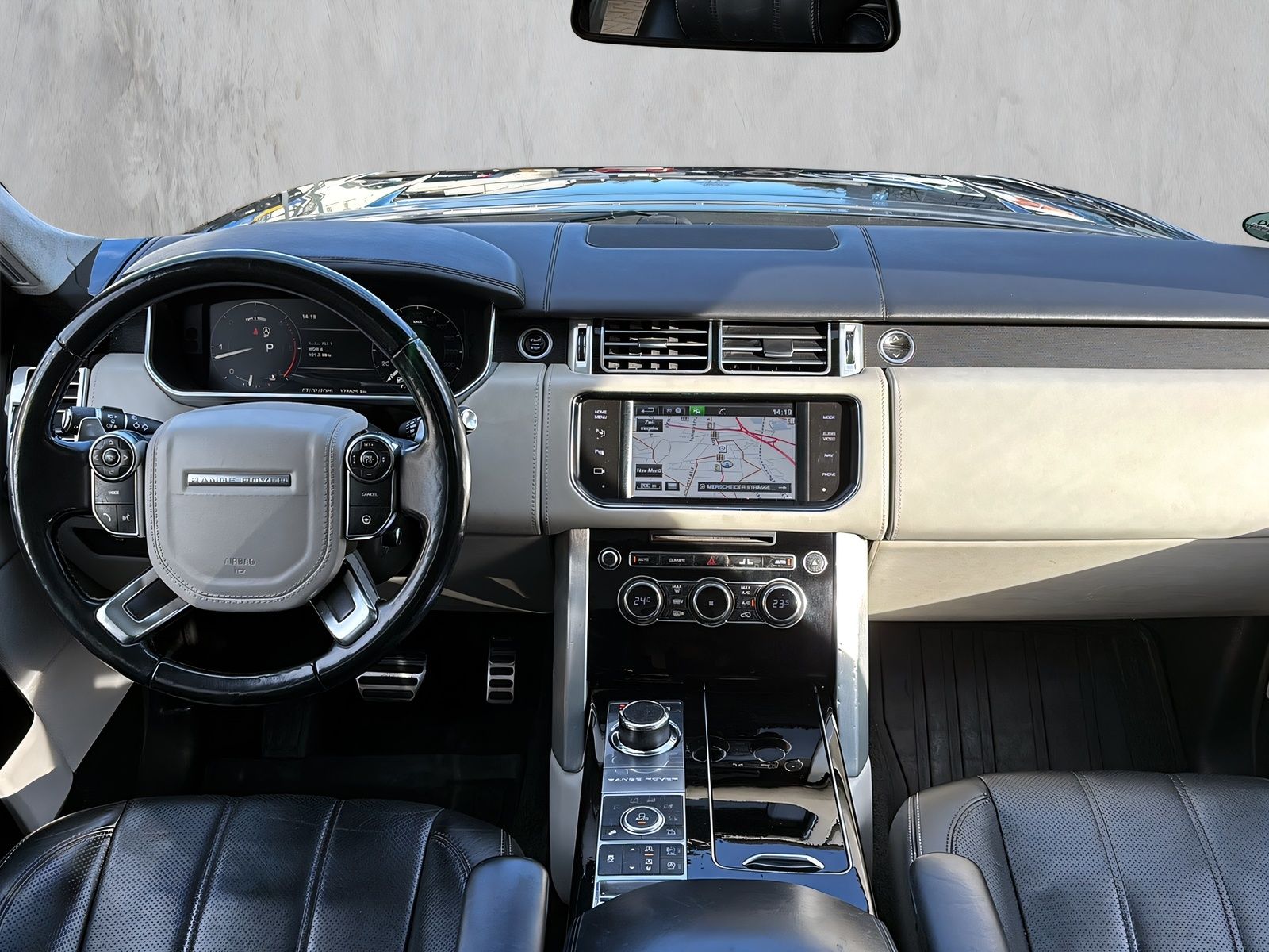 Fahrzeugabbildung Land Rover Range Rover 3.0 TDV6 Autobiography PANO*ACC*AHK