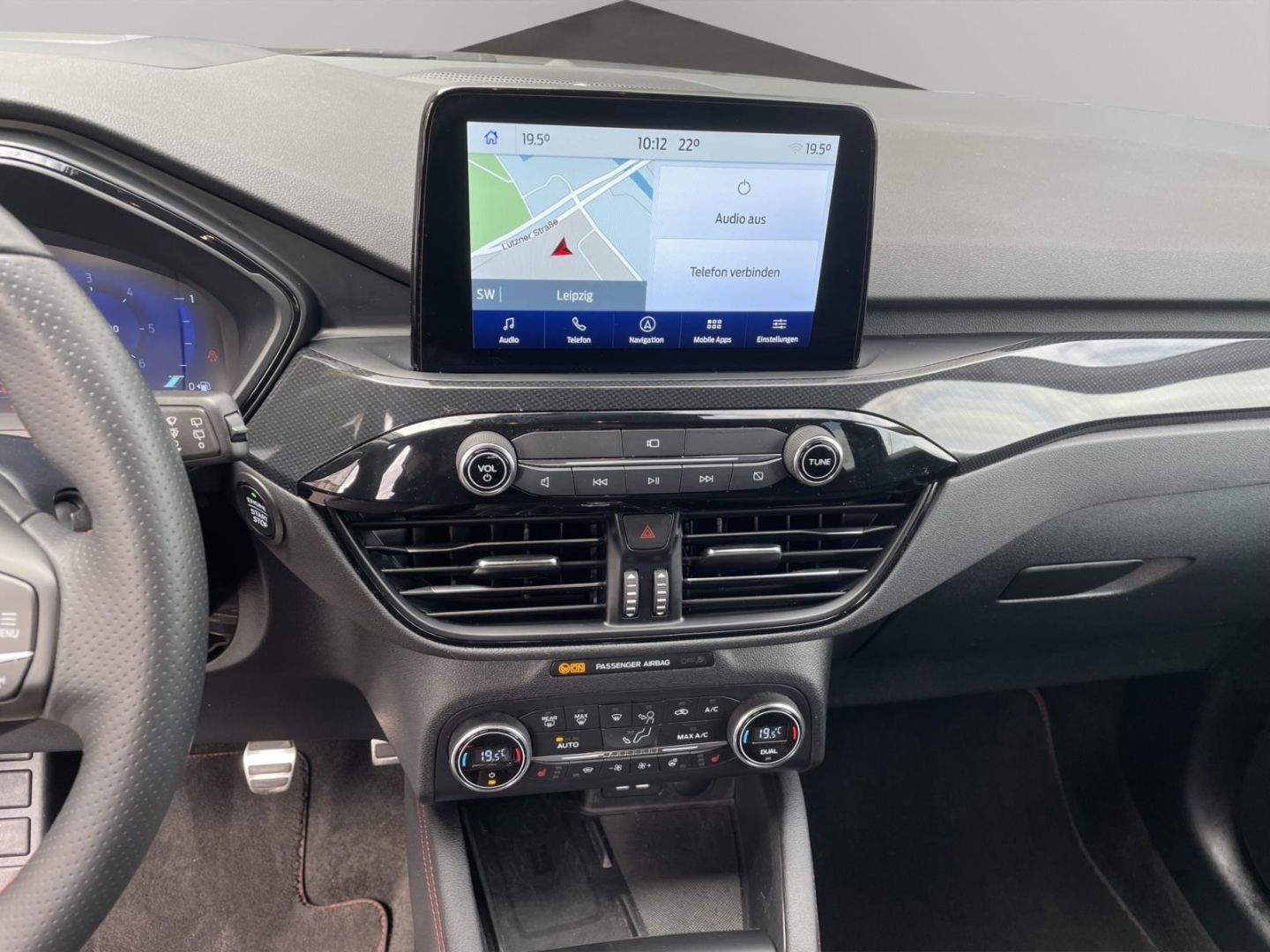 Fahrzeugabbildung Ford Kuga Hybrid ST-Line X PANO HUD El. Panodach Navi
