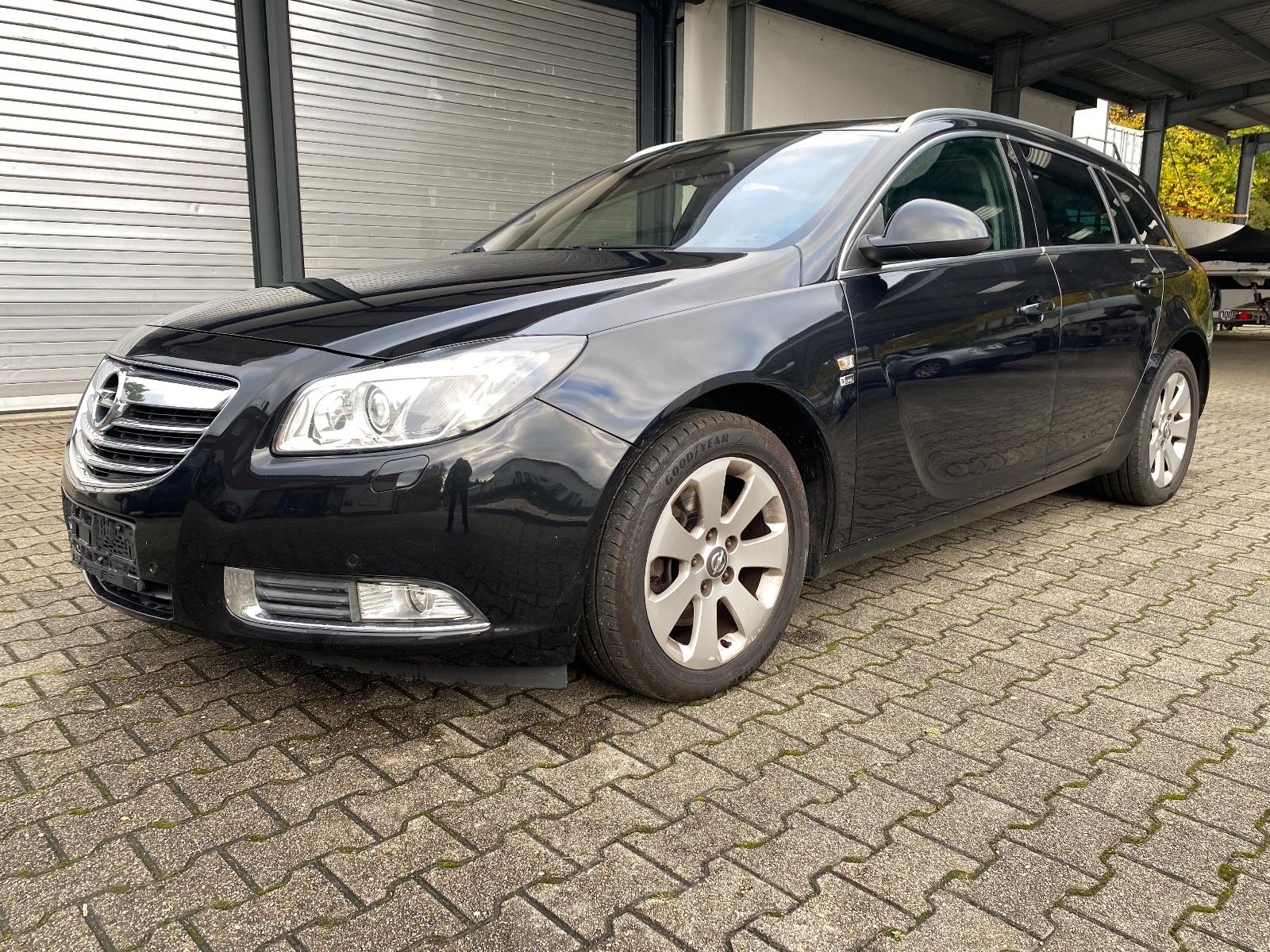 Opel Insignia A Sports Tourer, Tüv 05/26, AHK