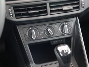 Volkswagen Polo LED APP CONNECT KLIMA SITZHEIZUNG PDC