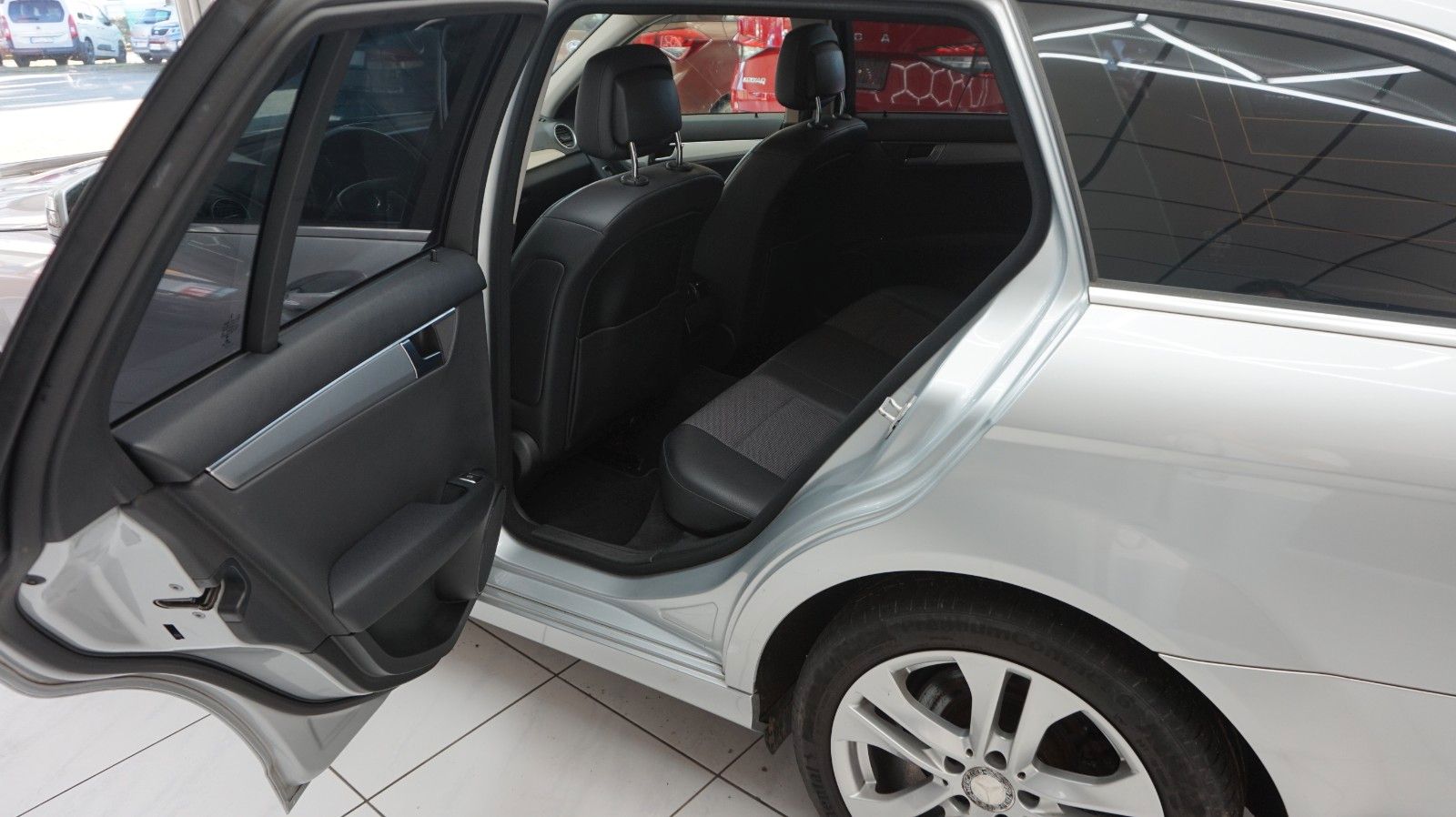 Fahrzeugabbildung Mercedes-Benz C 250 T Scheckheft Avantgarde