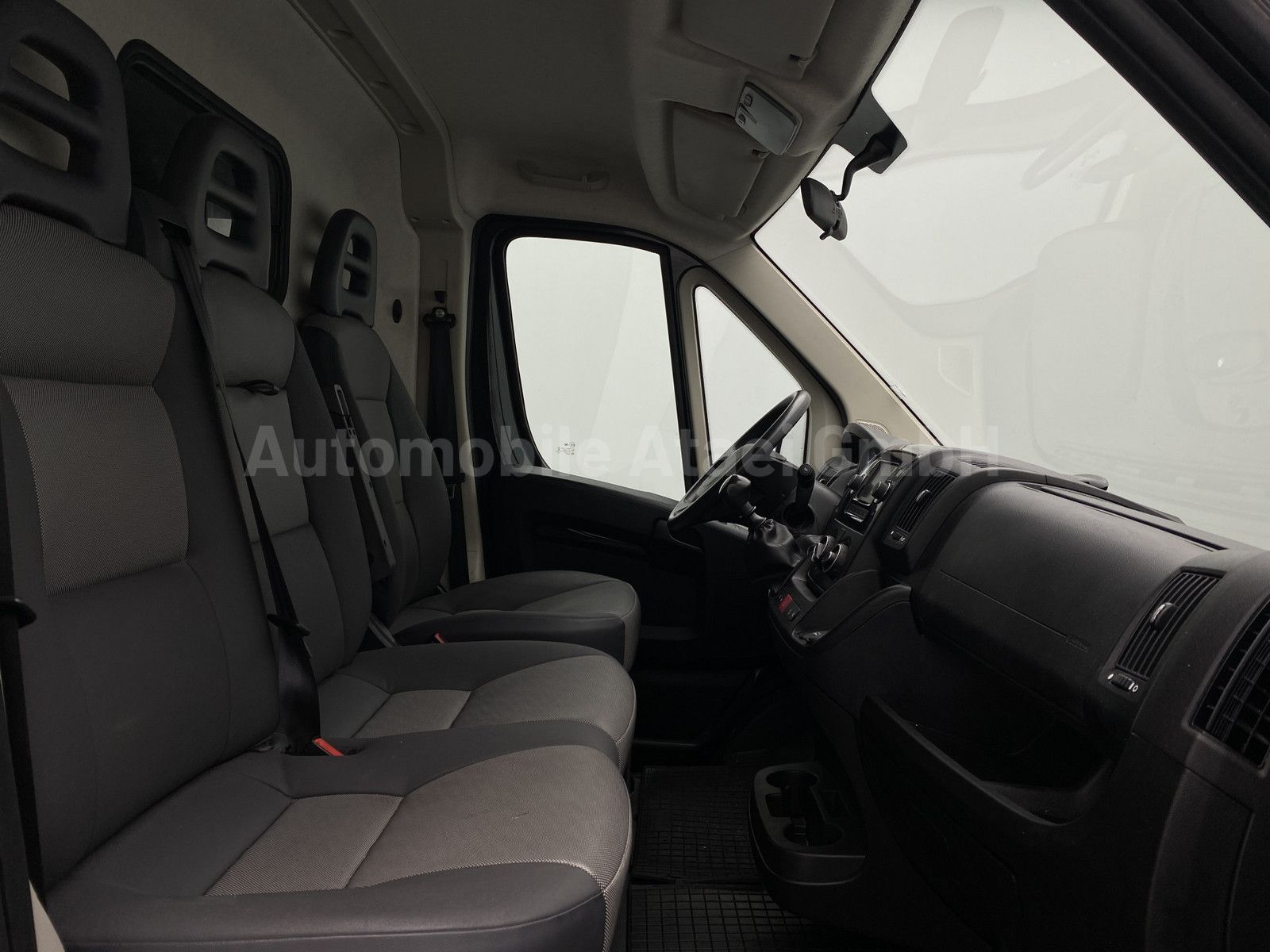 Fahrzeugabbildung Peugeot Boxer 2.2 HDI L1H1 KAMERA+NAVI+STANDHZG. 8265