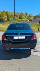 Mercedes-Benz E 300 e AMG Hybrid (320p.s.) Benzin/Elektro  - Mercedes-Benz AMG 32