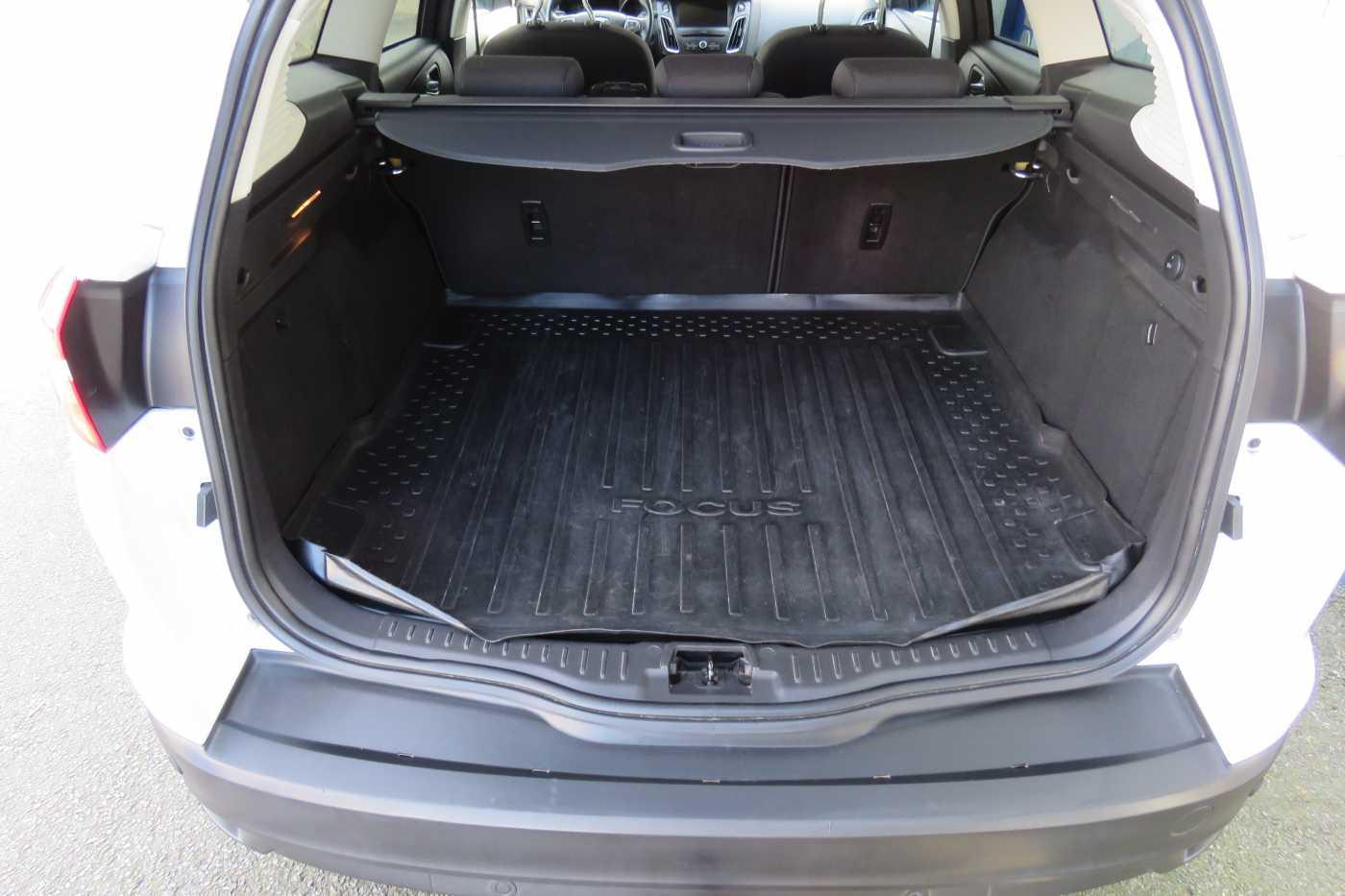 Ford Focus Turnier Titanium Navi AHK 81TKM