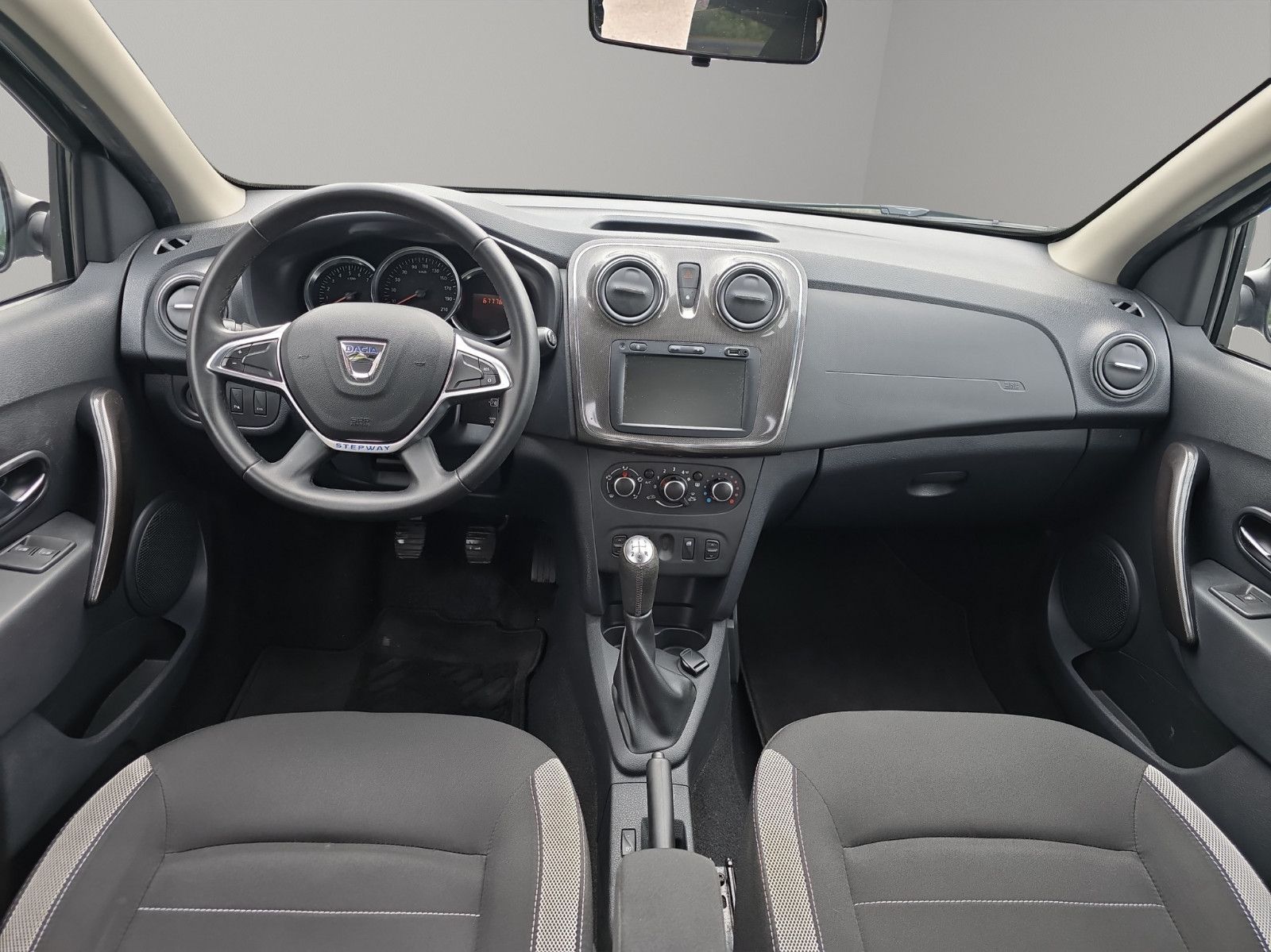 Fahrzeugabbildung Dacia Sandero II Stepway Prestige Kamera Navi Media