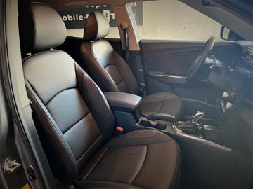 Fahrzeugabbildung Ssangyong Tivoli Grand Blackline *Navi *Automatik