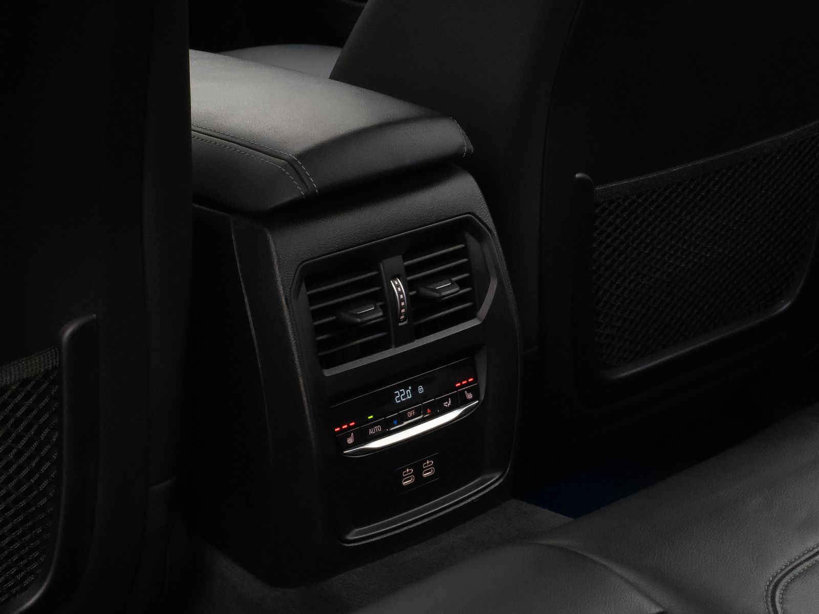 Fahrzeugabbildung BMW 330e Luxury Line 360°HiFi DAB Alarm Sport 19Zoll