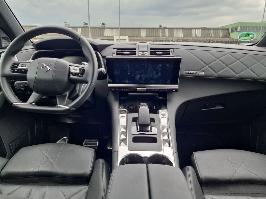 Fahrzeugabbildung DS Automobiles DS 7 Crossback E-Tense 4x4 Ligne Noire Hybrid EU