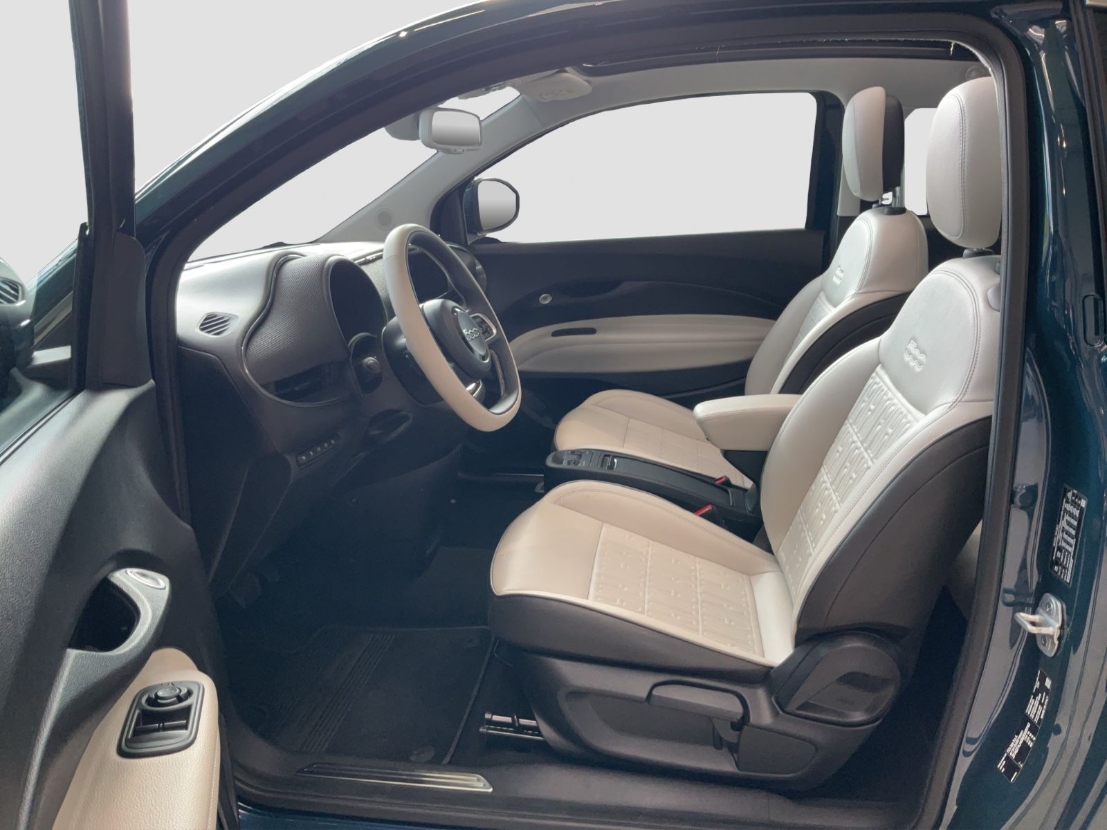 Fahrzeugabbildung Fiat 500e La Prima Cabrio 42 kWh