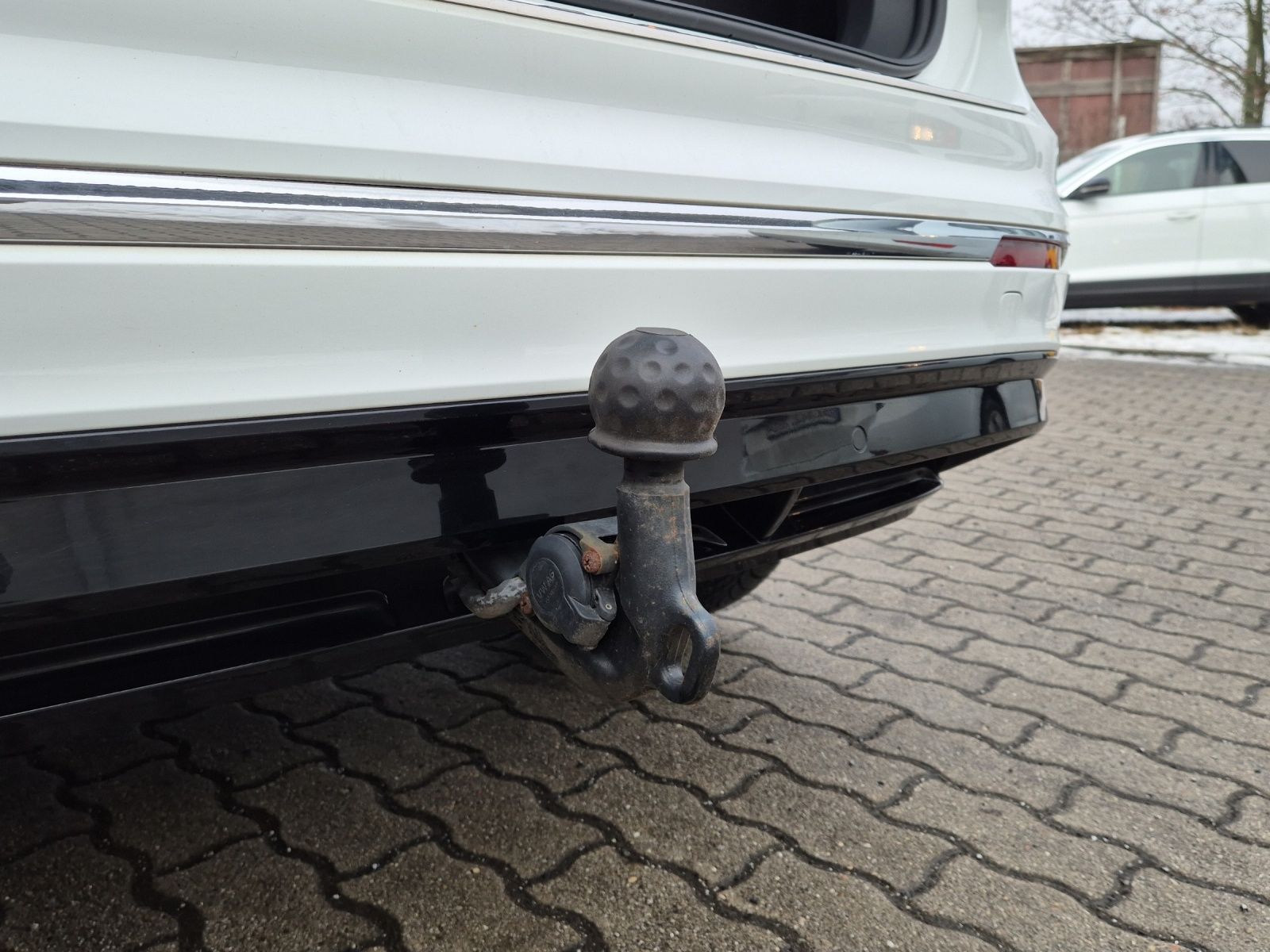 Fahrzeugabbildung Volkswagen Tiguan TDI Highline DSG 4M R-Line Standhzg. LED